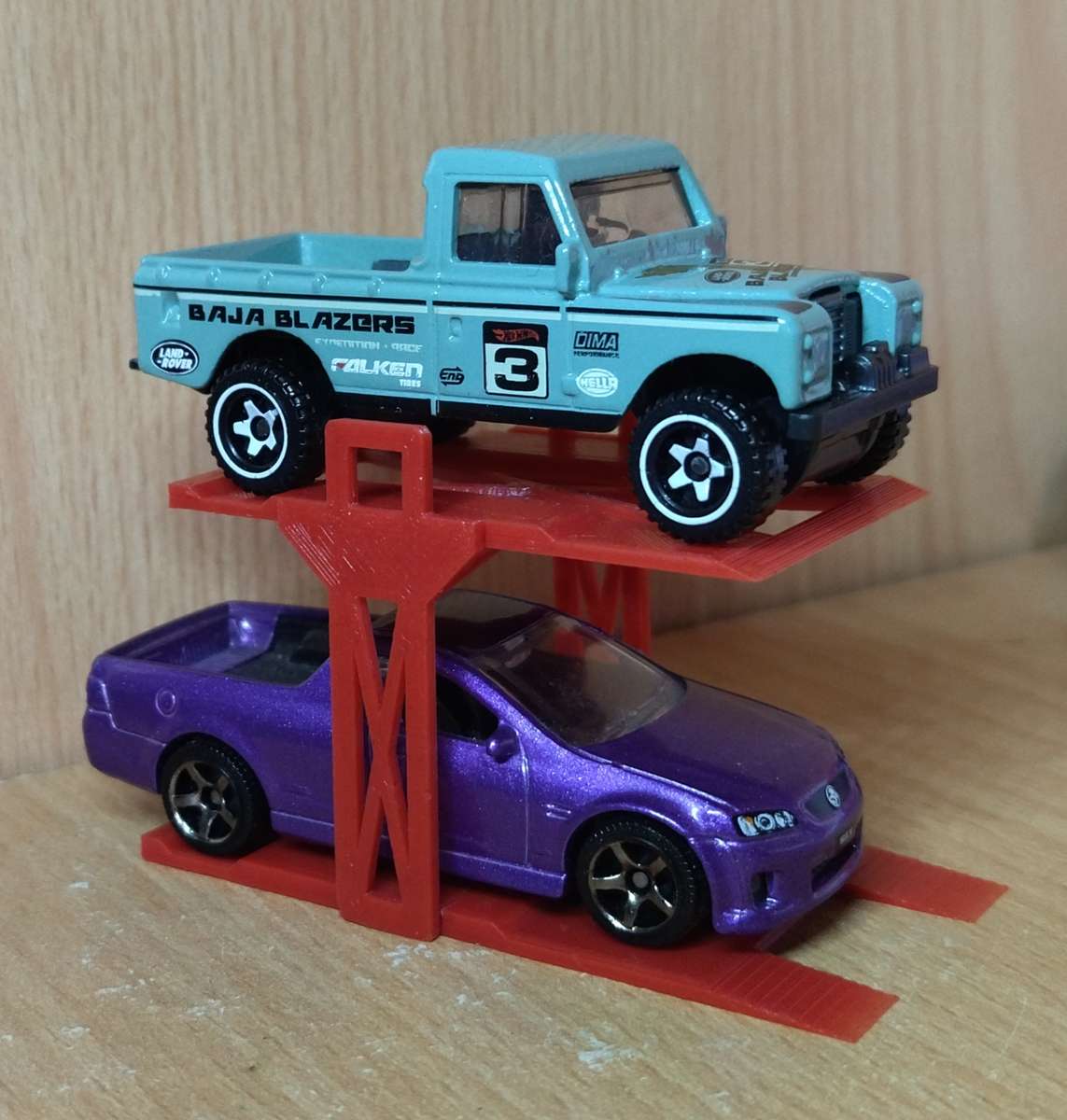 3d Printed car lift for diorama (For Matchbox,Hot Wheels,Tomica, Realtoy, Maisto)