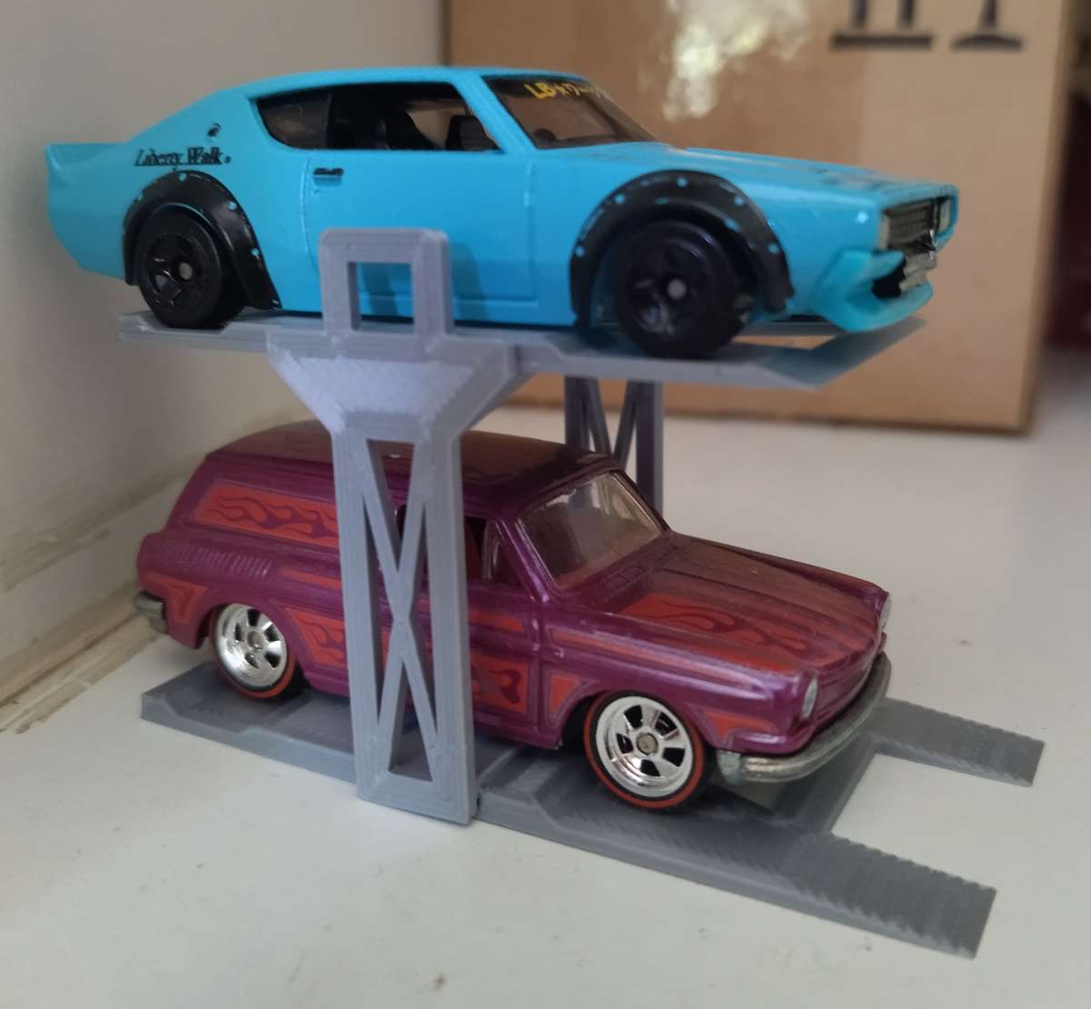 3d Printed car lift for diorama (For Matchbox,Hot Wheels,Tomica, Realtoy, Maisto)