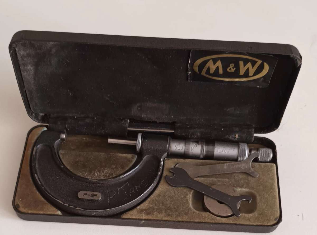 Vintage 1-2" Micrometre - Moore & Wright. Made in Sheffield England. Model 966.