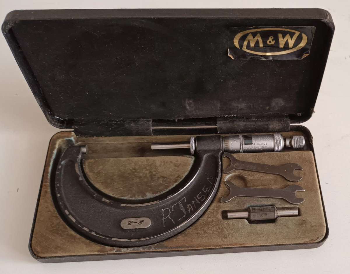 Vintage 2-3" Micrometre - Moore & Wright. Made in Sheffield England. Model 966.