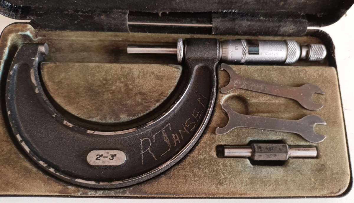 Vintage 2-3" Micrometre - Moore & Wright. Made in Sheffield England. Model 966.