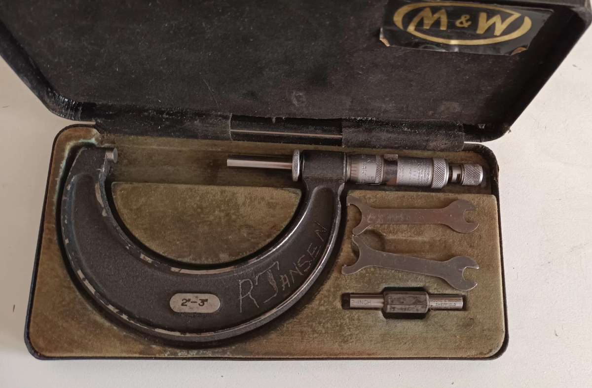 Vintage 2-3" Micrometre - Moore & Wright. Made in Sheffield England. Model 966.