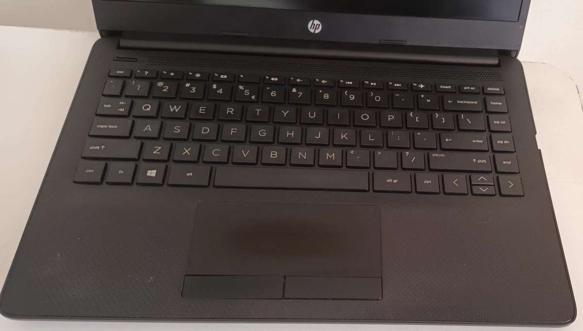 HP Laptop AMD 3020e with Radeon Graphics. Windows 11. Working 100%.