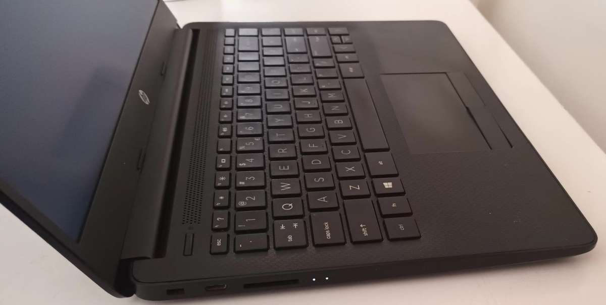 HP Laptop AMD 3020e with Radeon Graphics. Windows 11. Working 100%.