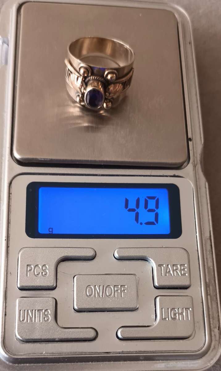 Exquisite Sterling Silver Ring with Gold insets and Amethyst. 4.9g. Size O 1/2.