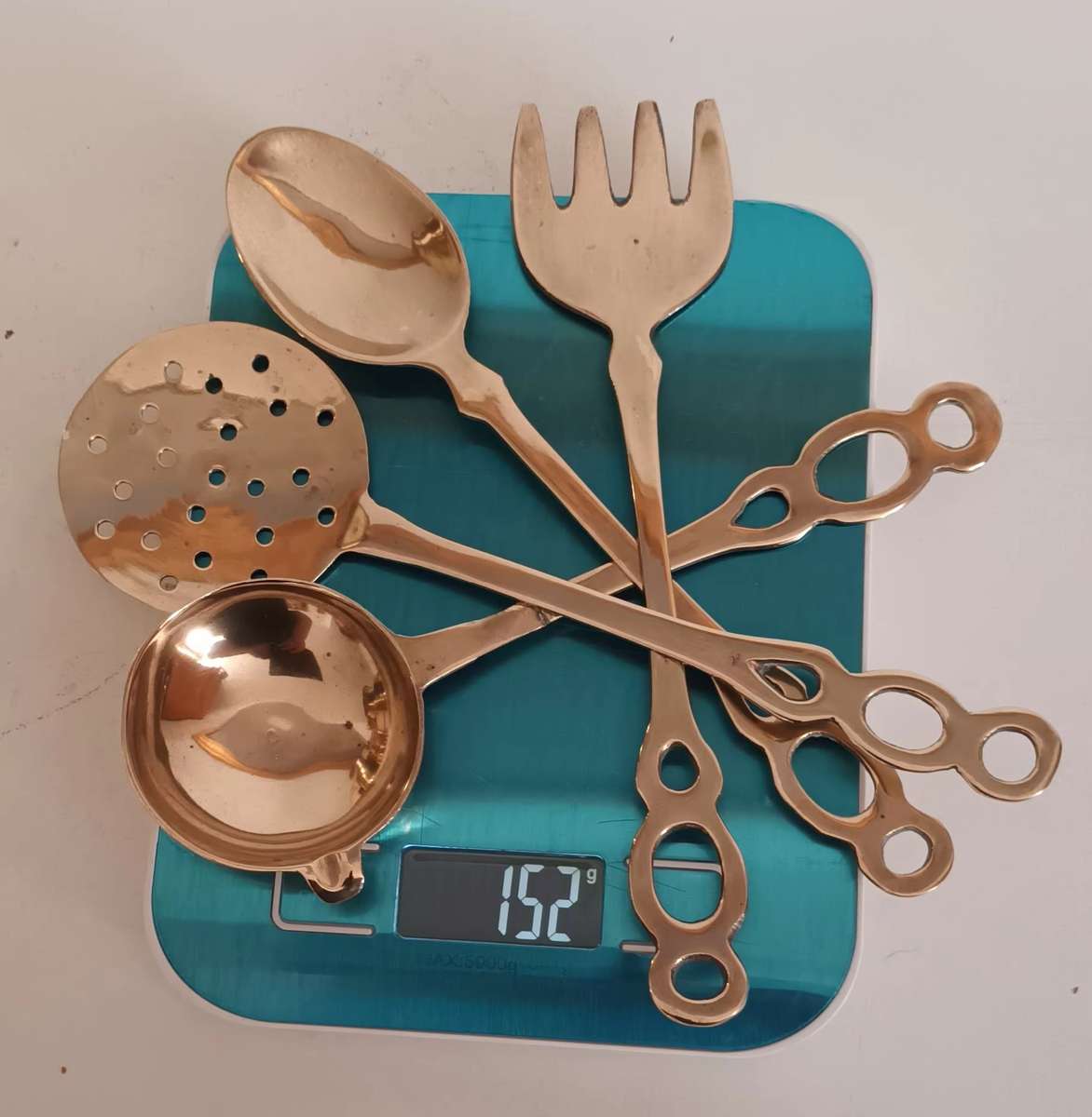Stunning Brass Kitchen Display Items. 152g.  18 to 21cm in length.