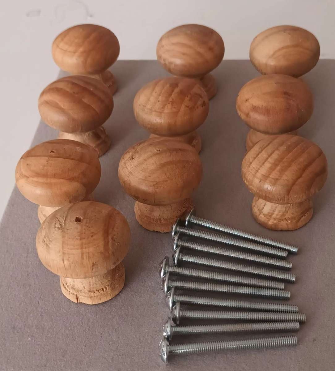 10x Wooden Doorknobs. New.