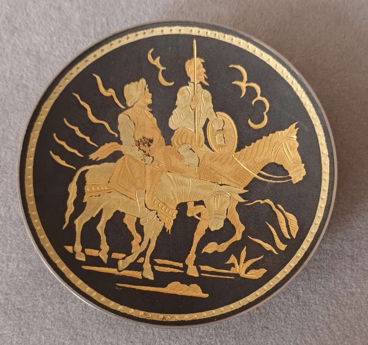 22K Gold Bowl. Diameter 9cm.