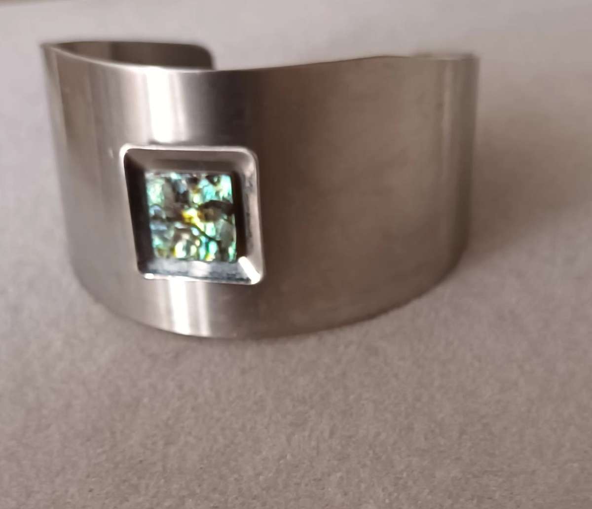 Trendy Bangle with Abalone Insert. 60mm.