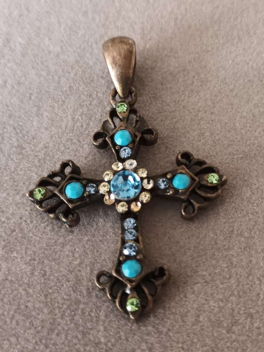 Stunning Brass Cross Pendant. 45x35mm.