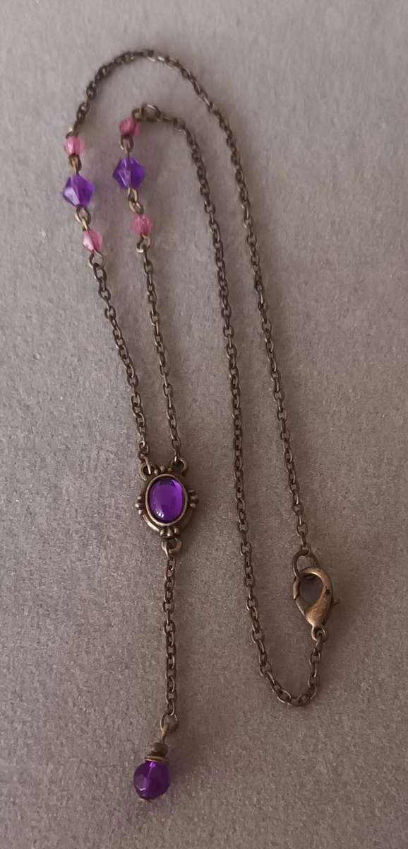 Lovely Vintage Style Necklace. Length 45cm.