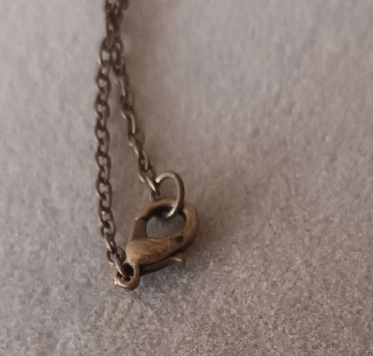 Lovely Vintage Style Necklace. Length 45cm.