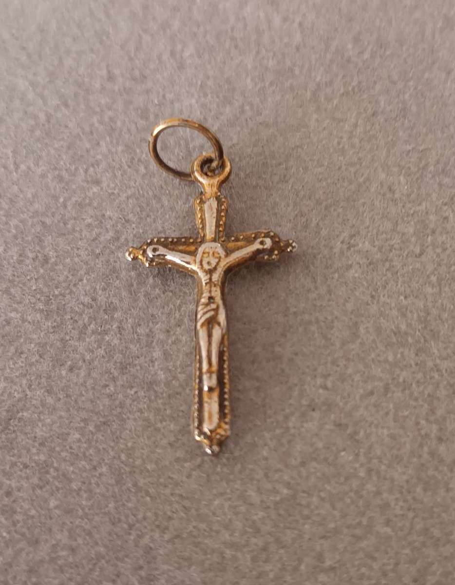 Dainty Brass Cross Pendant. 25x15mm.