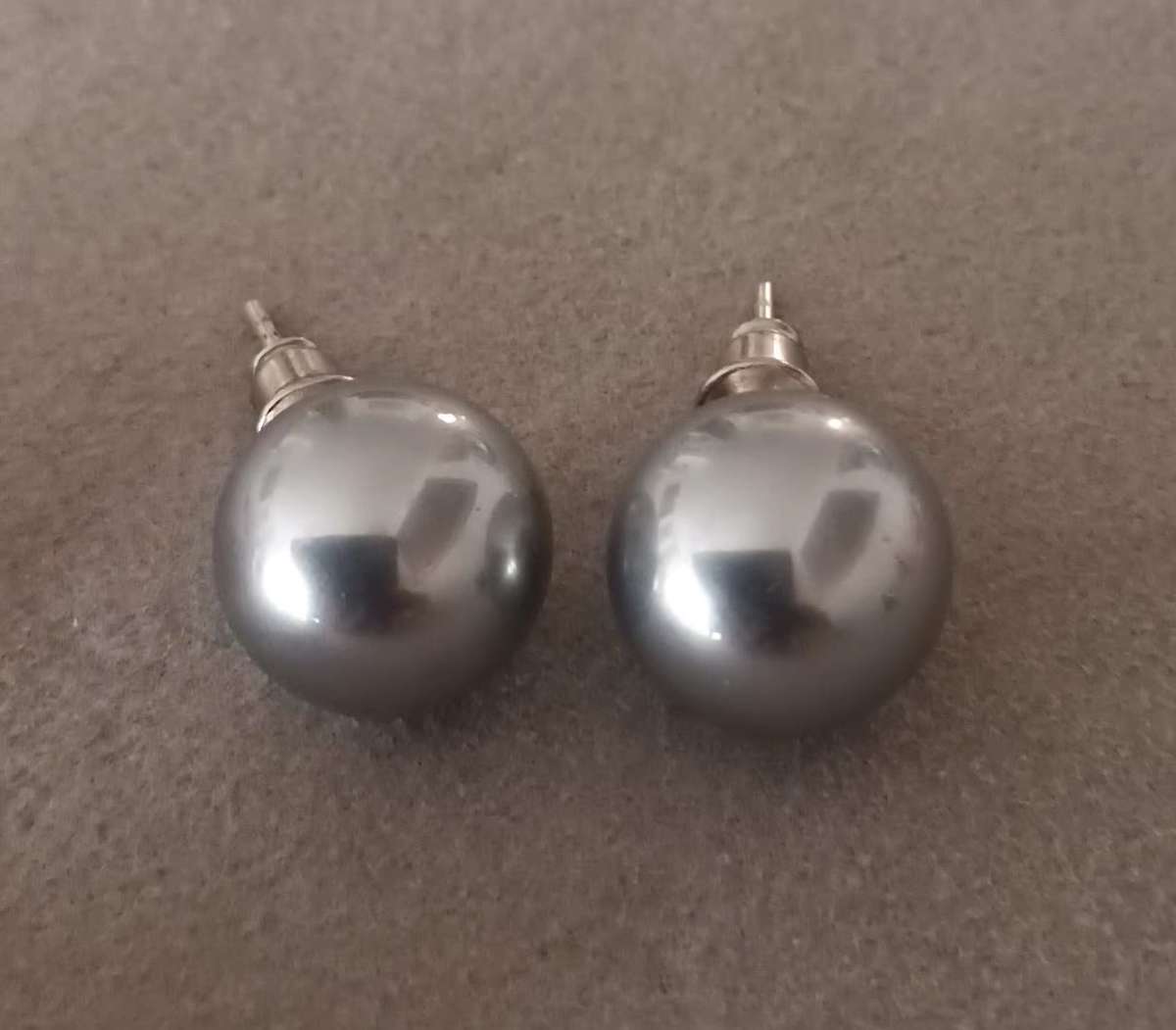 Vintage Pearl Earrings x 3.
