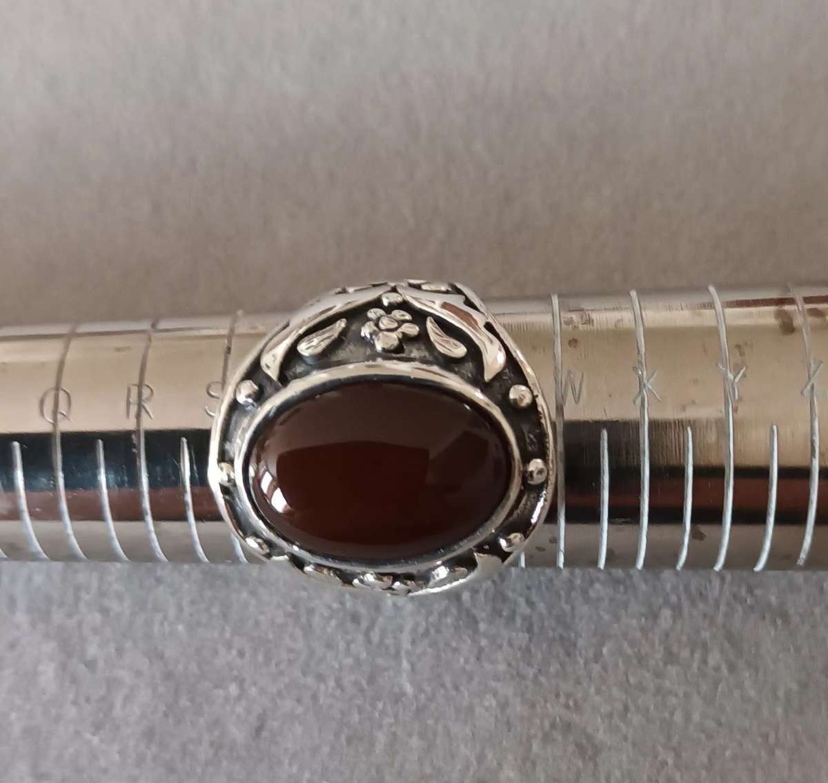 Stunning Men's Sterling Silver Ring with Red Agate. 12.2g. Size U 1/2.