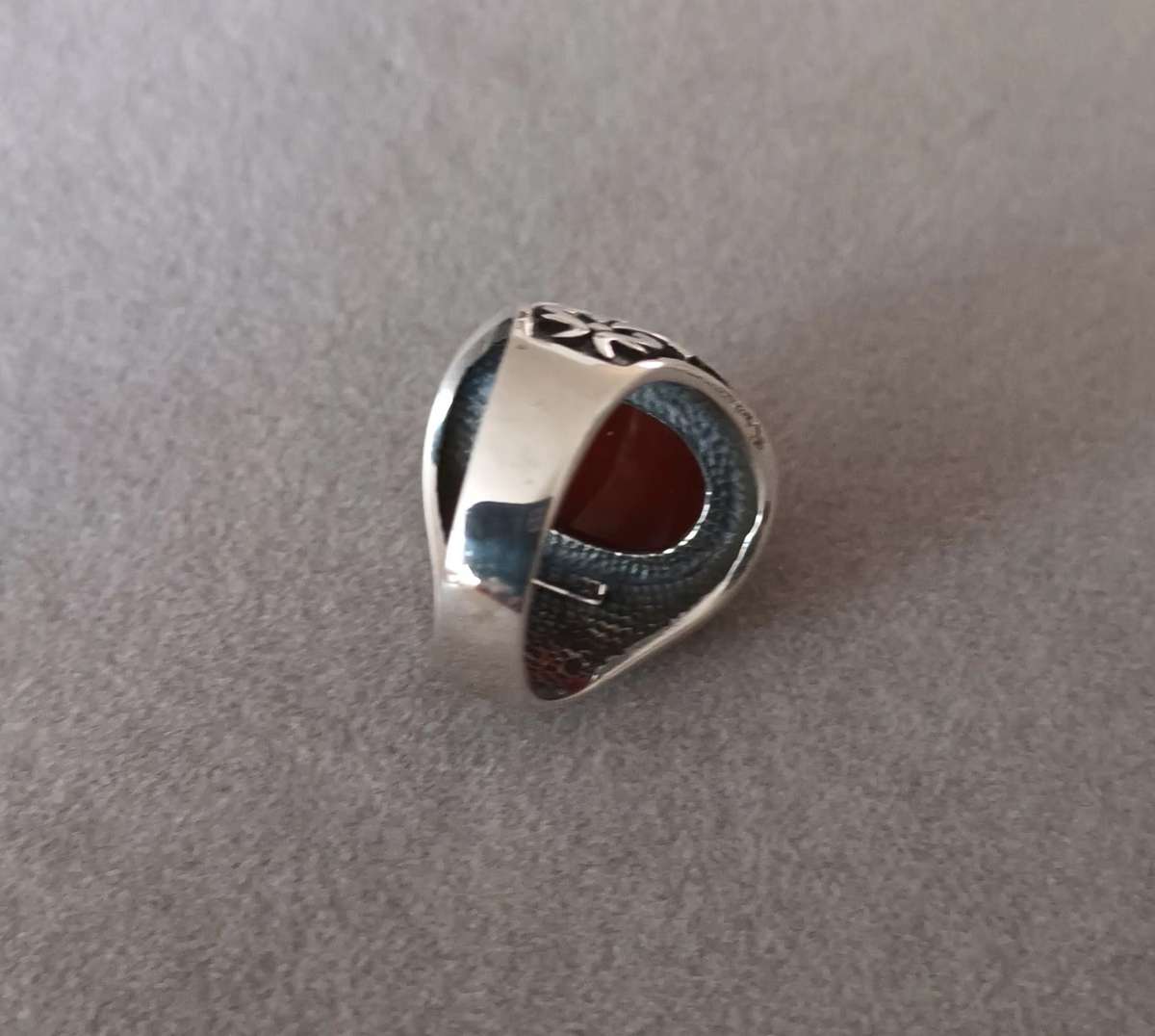 Stunning Men's Sterling Silver Ring with Red Agate. 12.2g. Size U 1/2.