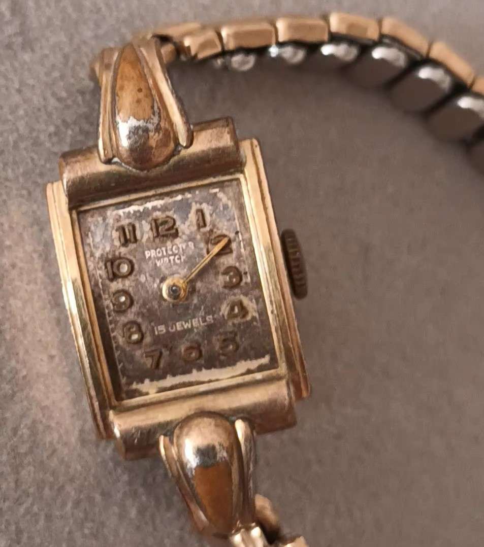 Antique Protector Watch 15 Jewels. Swiss Made. For restoration.