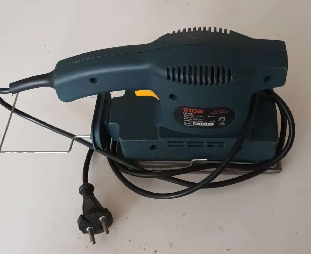 RYOBI HS335 ORBITAL SANDER. 180W.