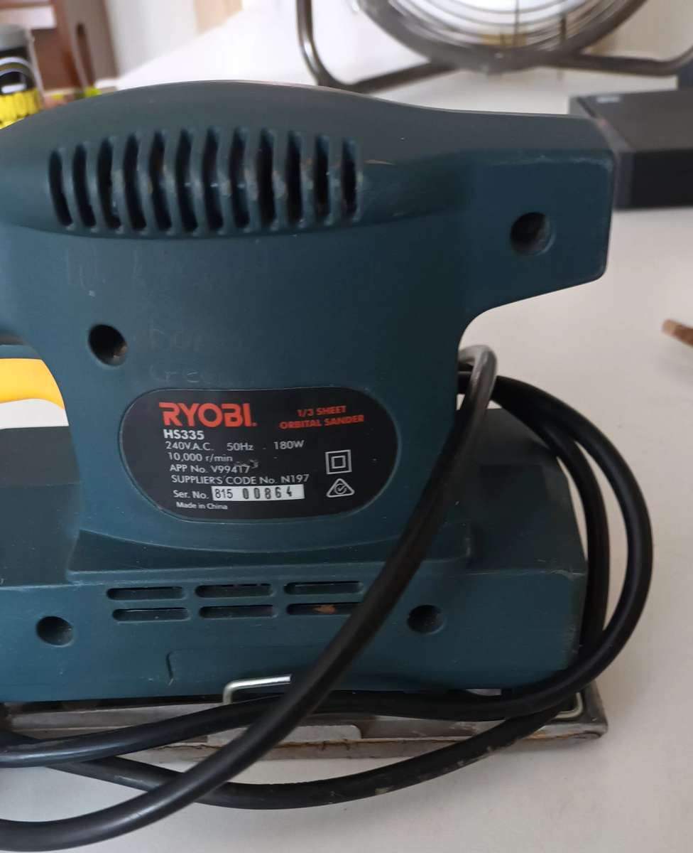 RYOBI HS335 ORBITAL SANDER. 180W.