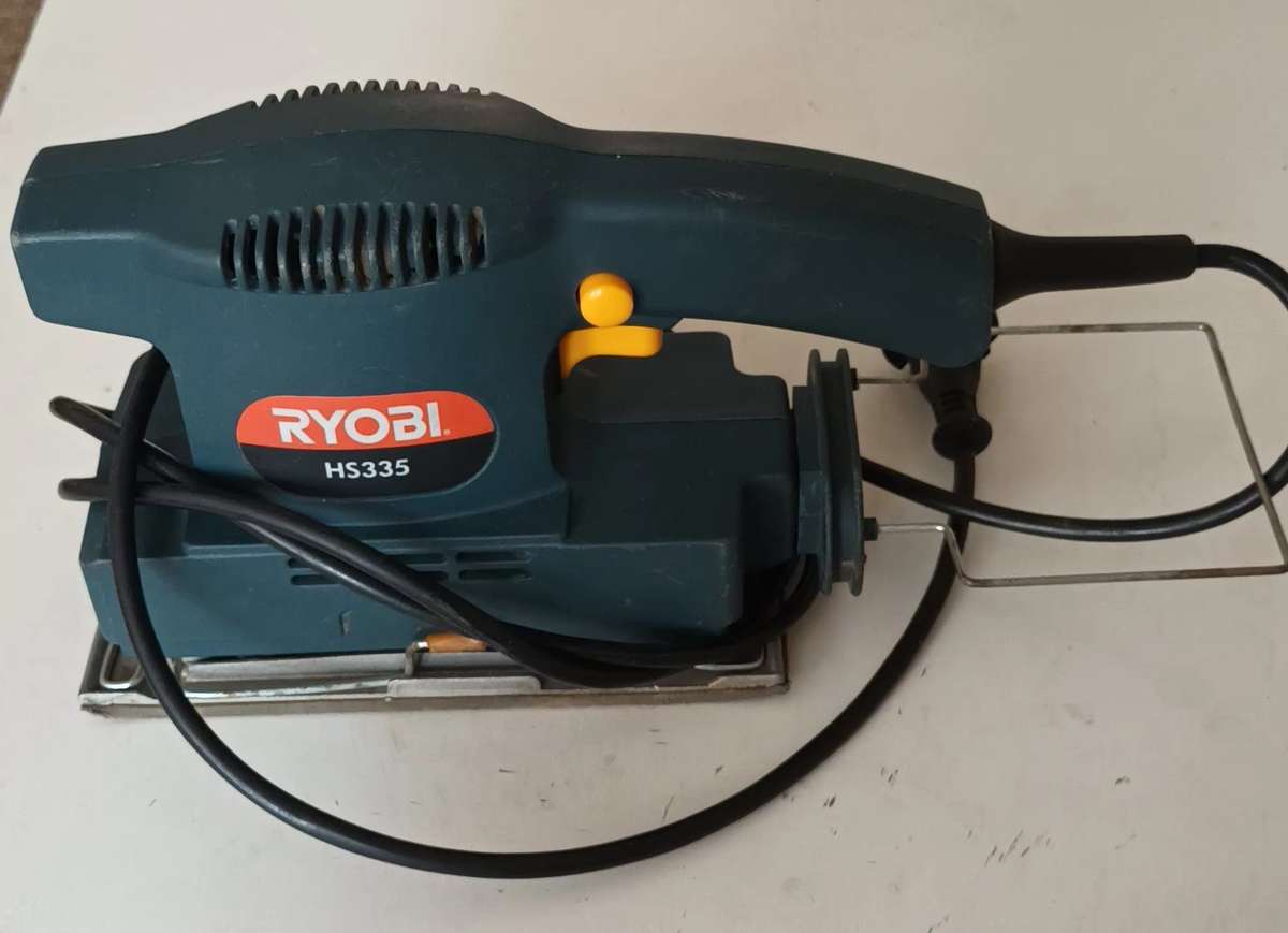 RYOBI HS335 ORBITAL SANDER. 180W.