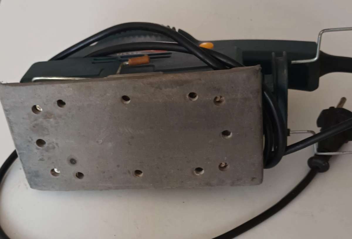 RYOBI HS335 ORBITAL SANDER. 180W.