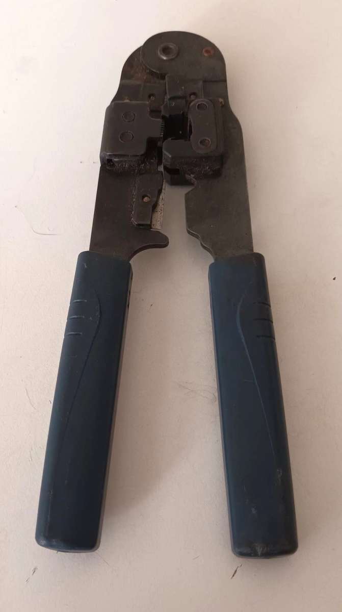 ROLINE Hand Crimp Tool for RJ45 Connectors.