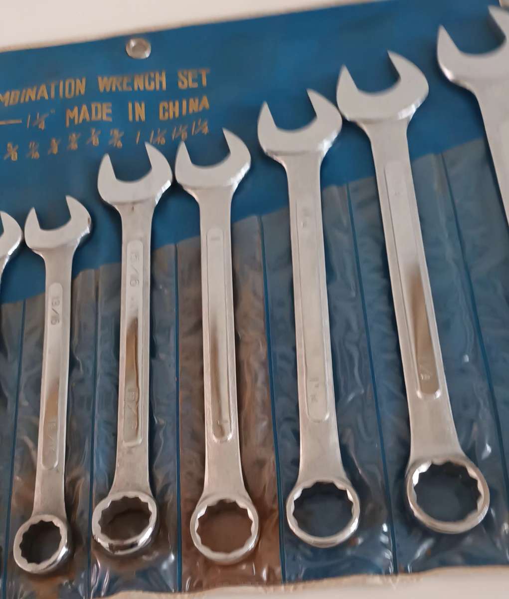 10 Piece Heavy Duty Combination Spanner Set. Never Used. From 31.75mm to 15.87mm.
