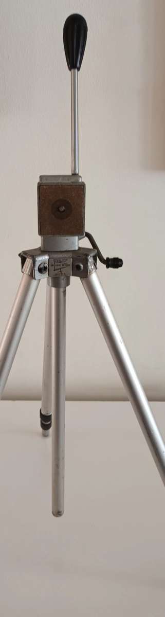 Imperial Extendable Tripod. Length 86.5cm.