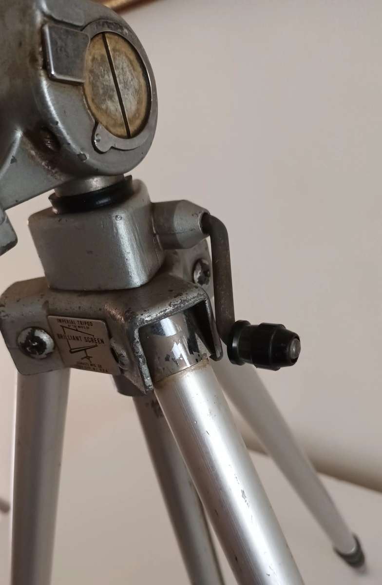 Imperial Extendable Tripod. Length 86.5cm.