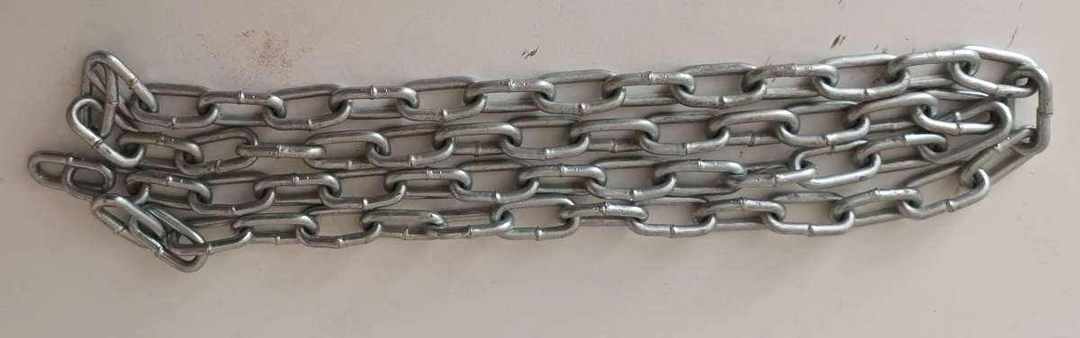 1 Meter Chain. 20x10mm.