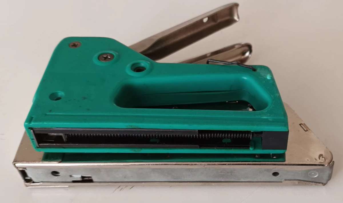 2x Staple Guns. See More Late Entry Listings.
