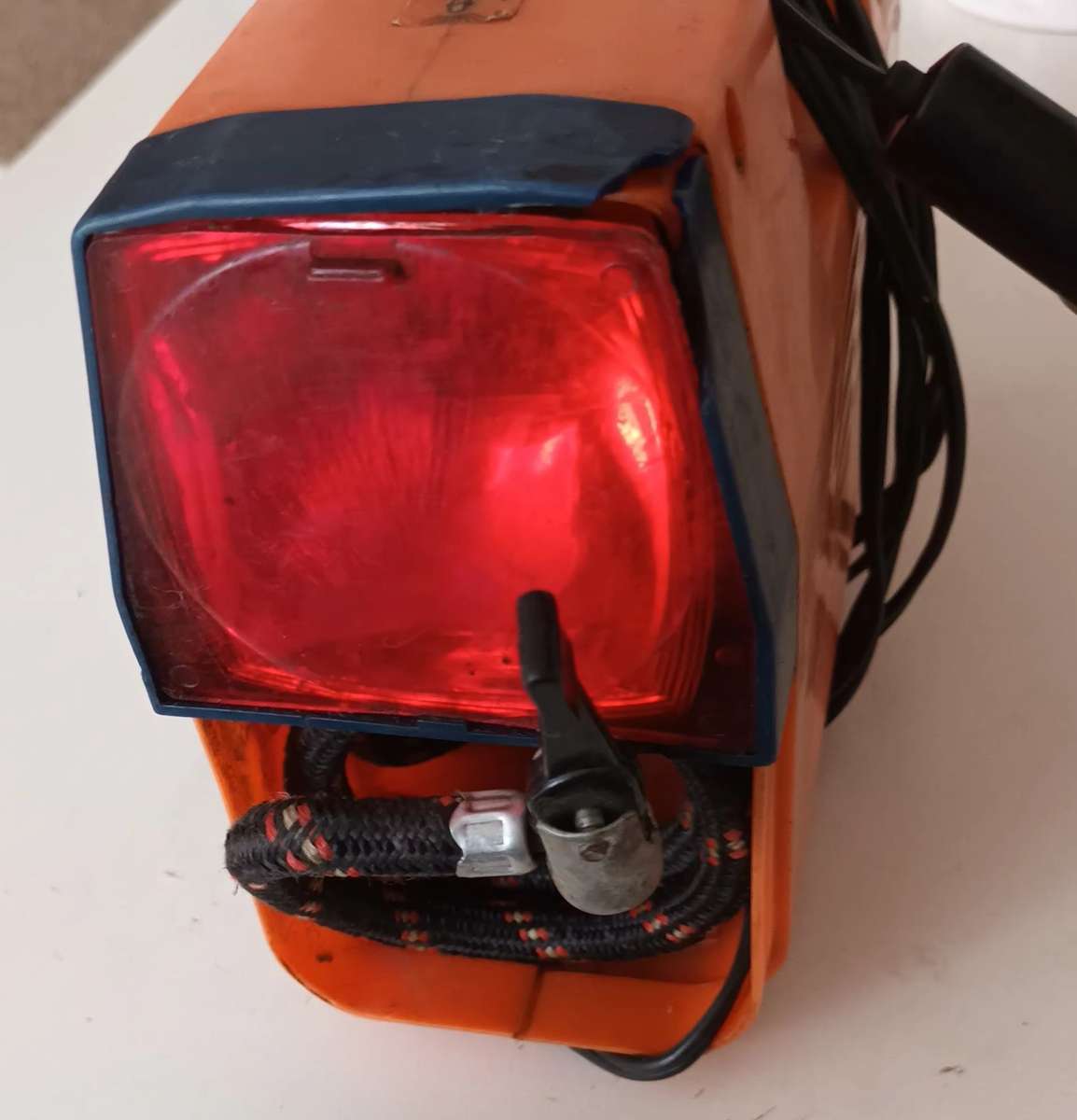 Air compressor with Emergency light.