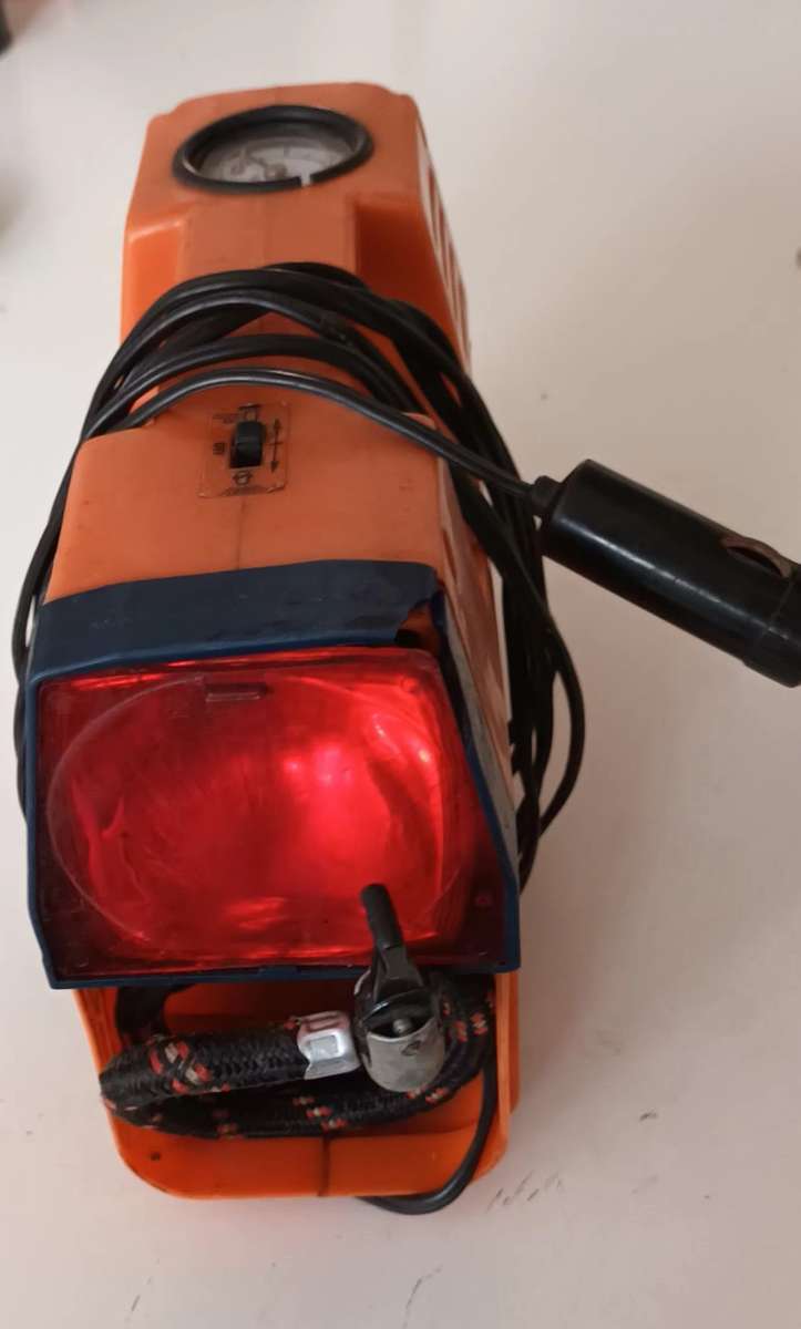 Air compressor with Emergency light.