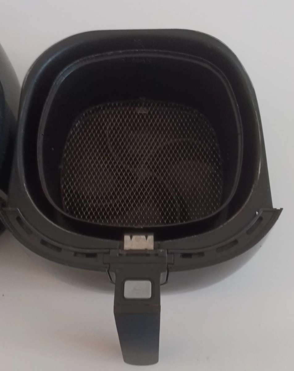 Phillips Viva Collection Air Fryer. HD9220. Black. 4.1 Liter