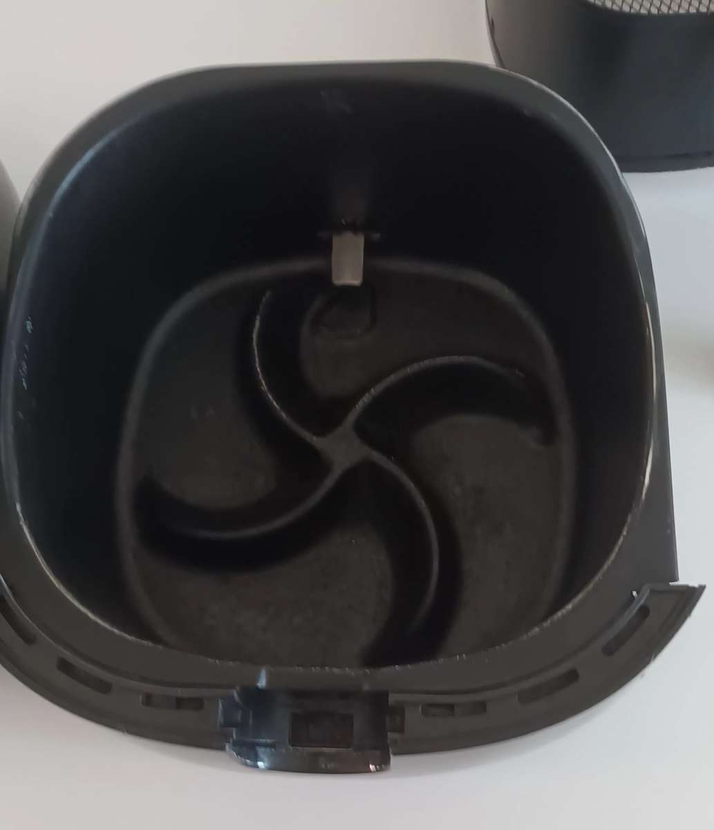 Phillips Viva Collection Air Fryer. HD9220. Black. 4.1 Liter