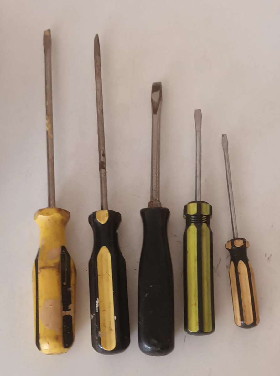Lot of Flat Screwdrivers.