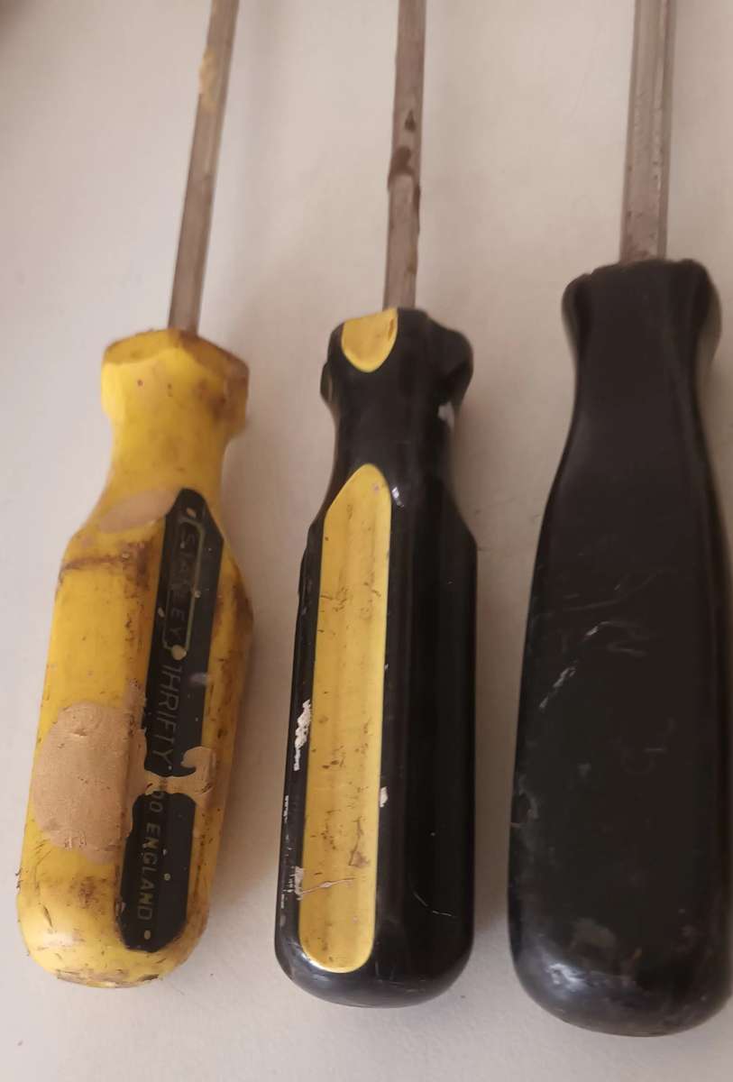 Lot of Flat Screwdrivers.