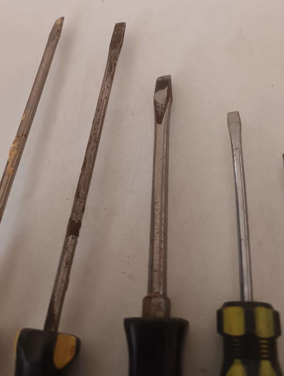Lot of Flat Screwdrivers.