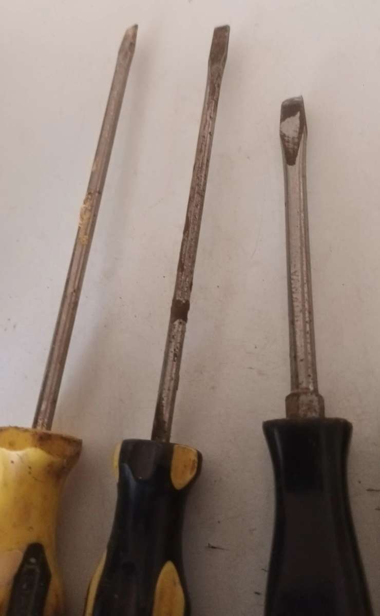 Lot of Flat Screwdrivers.