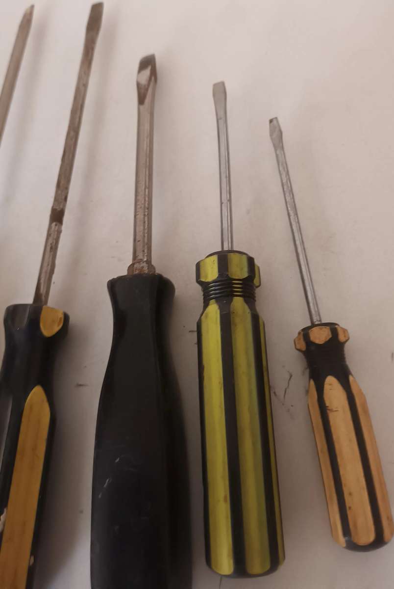 Lot of Flat Screwdrivers.