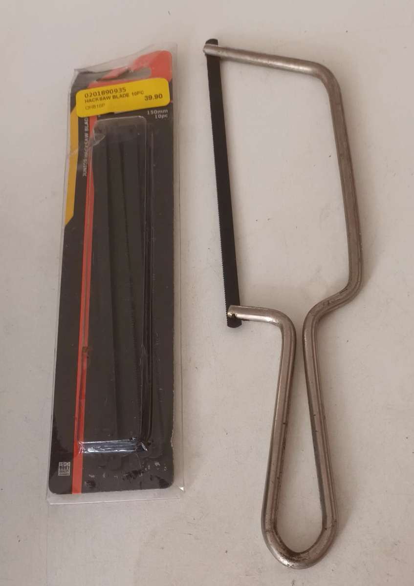 Small Jig Saw with 10x New Blades.