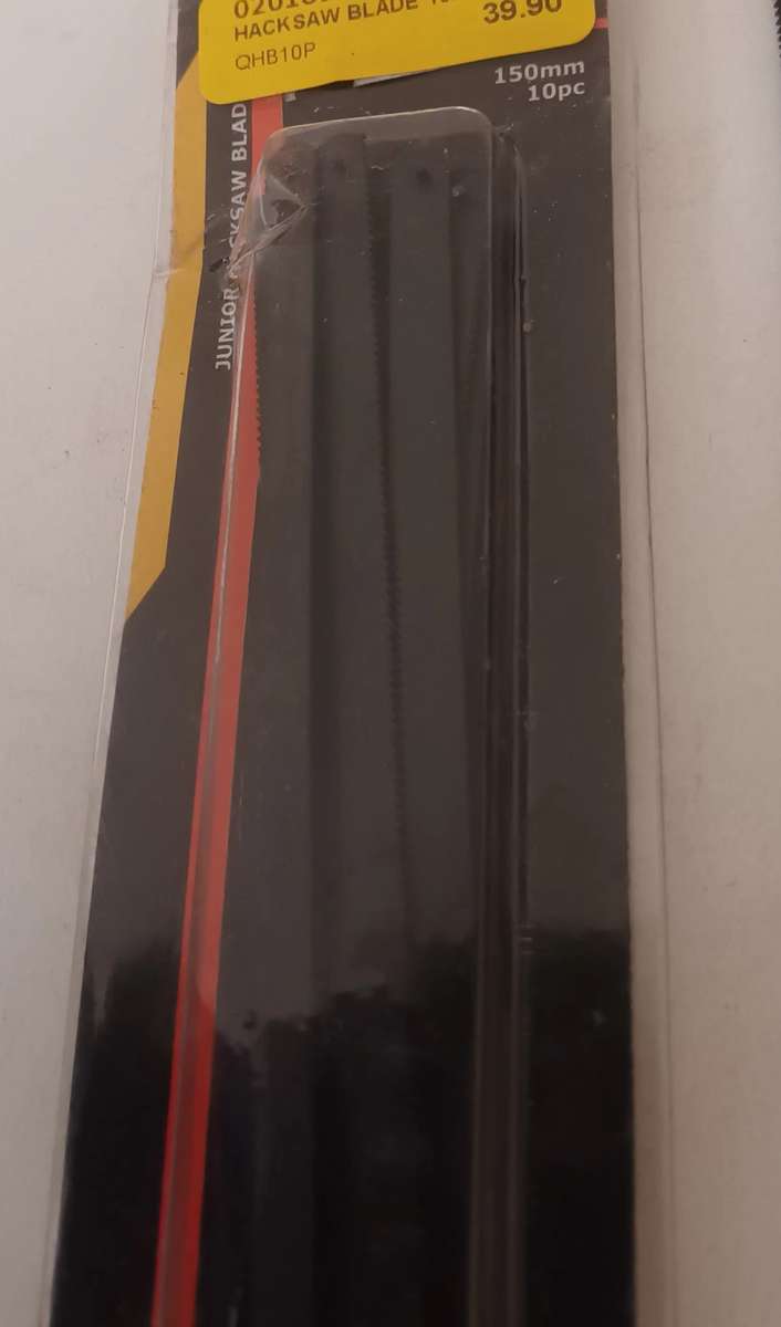 Small Jig Saw with 10x New Blades.