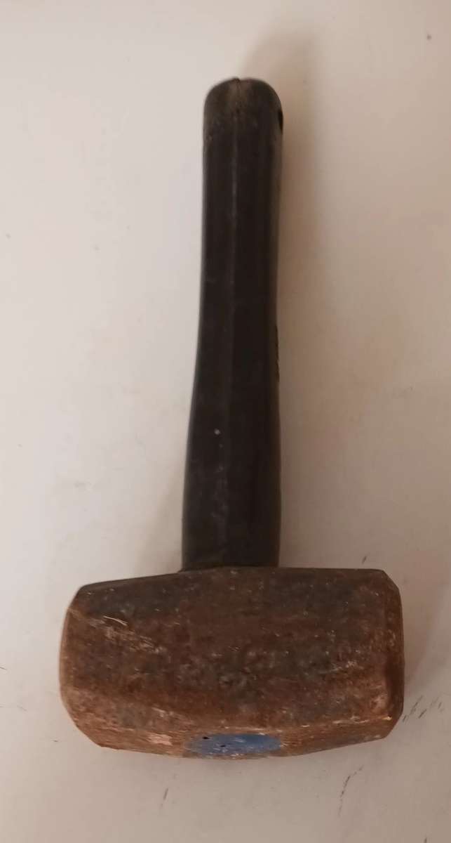 Hammer 1.8kg.