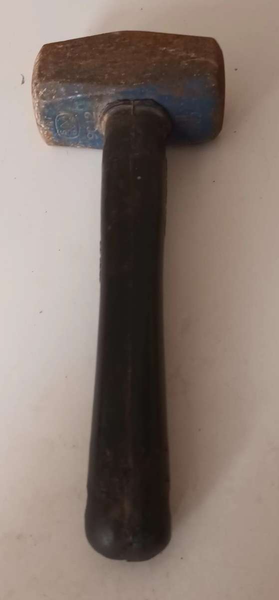 Hammer 1.8kg.