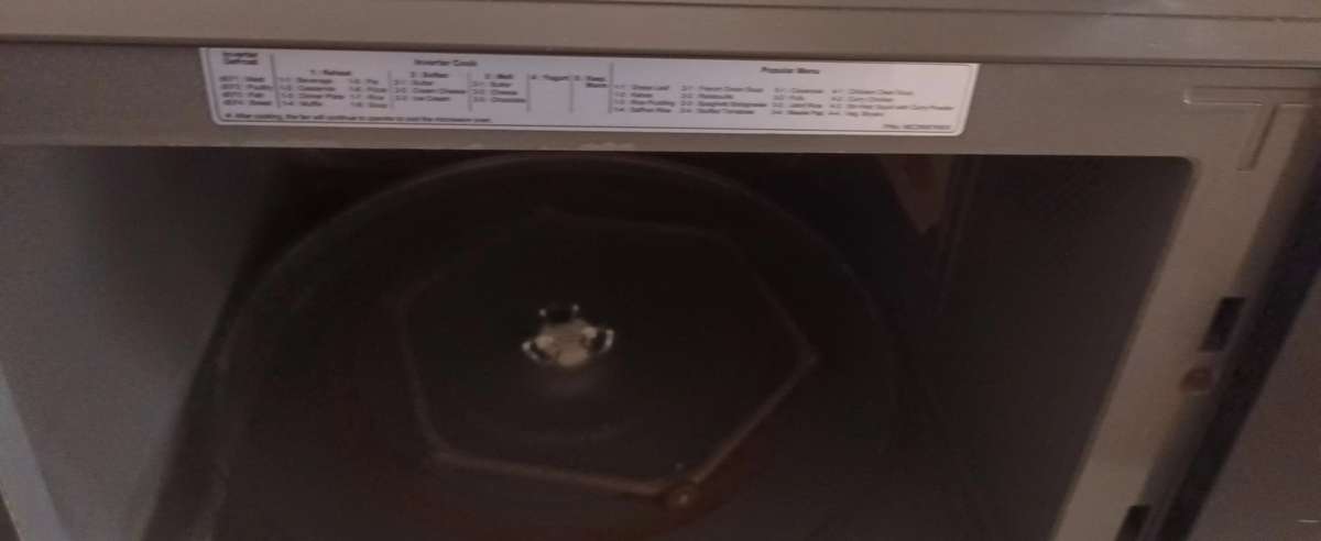 LG 42L Black NeoChef Microwave. Model MS4235GIS. Working. Needs TLC.