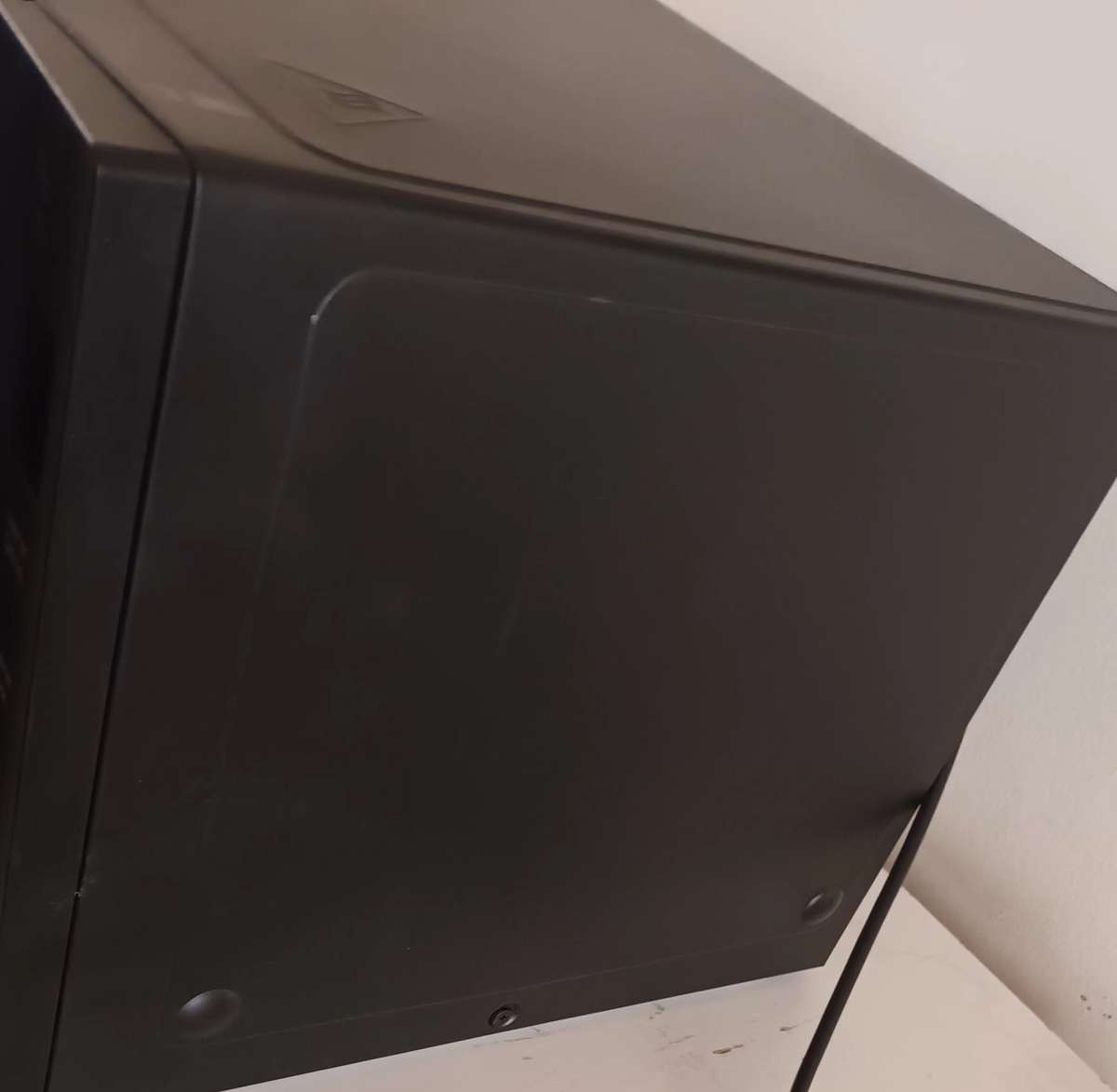 LG 42L Black NeoChef Microwave. Model MS4235GIS. Working. Needs TLC.