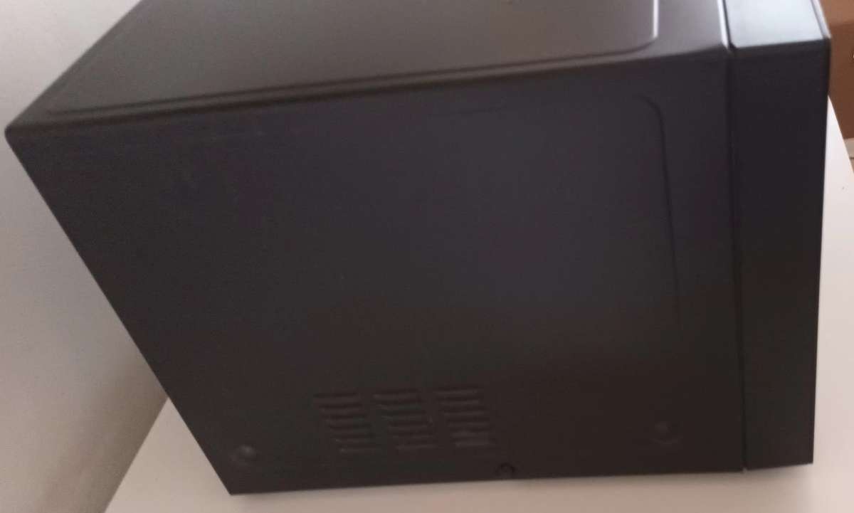 LG 42L Black NeoChef Microwave. Model MS4235GIS. Working. Needs TLC.