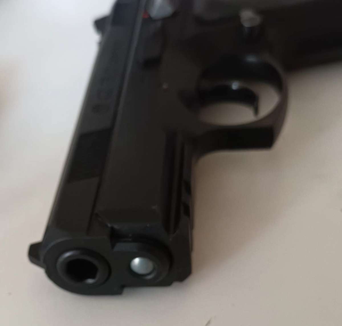 CZ 75 D COMPACT BB GUN WITH 1500 4.5MM STEEL BB'S.