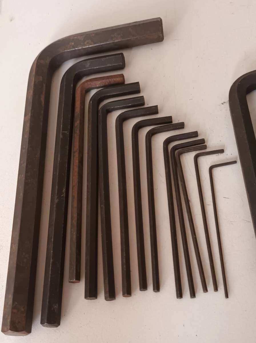 31x Allen Keys.