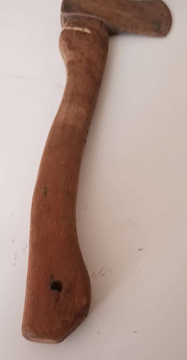 Vintage Wooden Handle Axe. Length 40.5cm. Width 13cm.